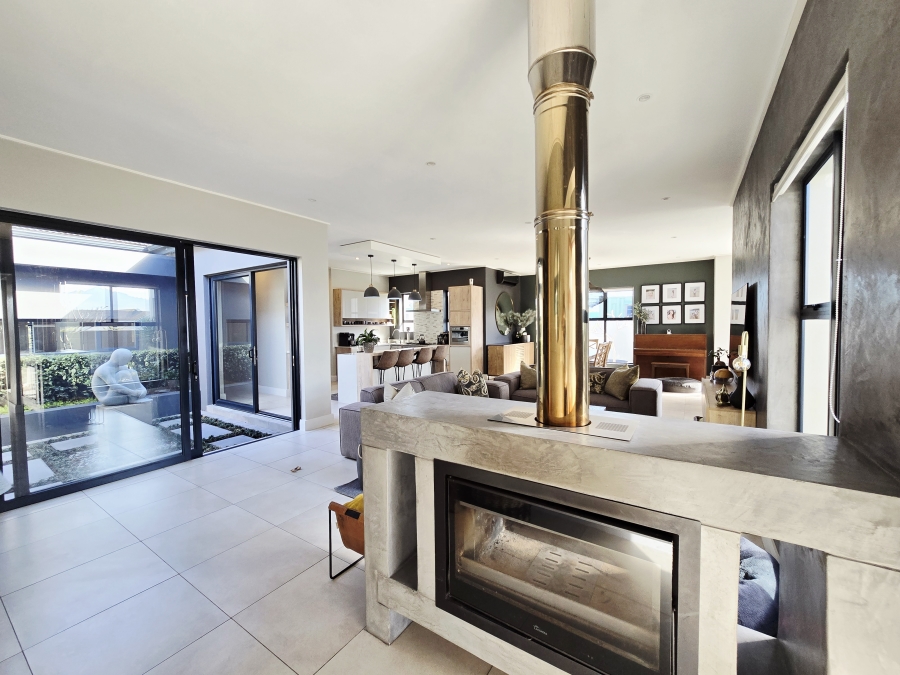 4 Bedroom Property for Sale in Kingswood Golf Estate Western Cape